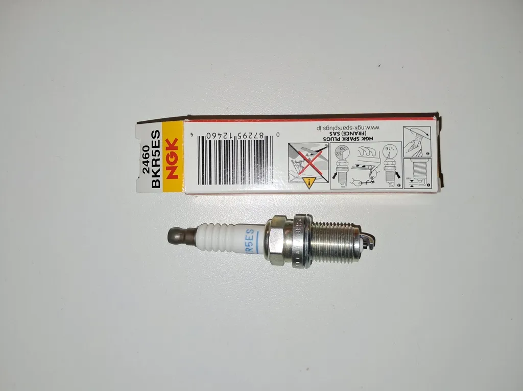 ����� ��������� NGK BKR5ES
