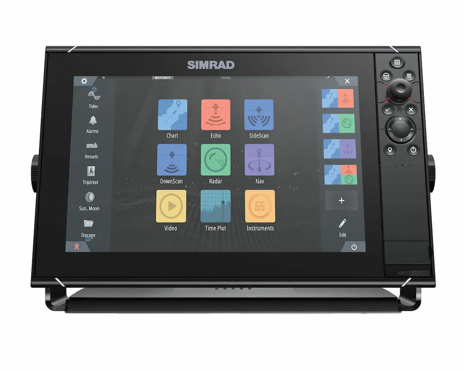 ������ Simrad NSS12 evo3S with World Basemap
